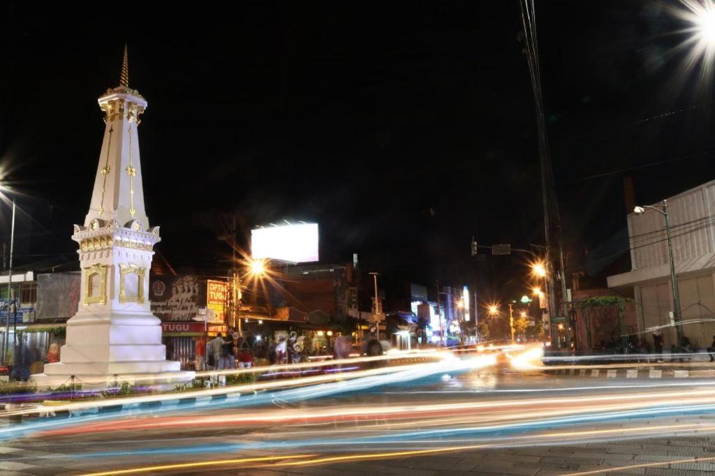 Готель Grand Malioboro Джок'якарта Екстер'єр фото